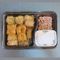 پک باقلوا با سرشیر مخصوص