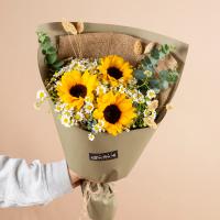 دسته گل بابونه و آفتاب