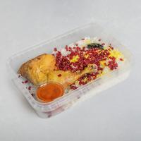 زرشک پلو با ران مرغ سرخ شده