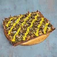 پیتزا قارچ و گوشت دیترویت