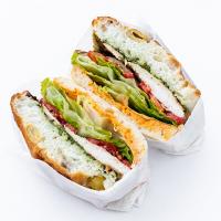 ساندویچ مرغ پستو