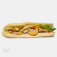 ساندویچ فیله مرغ با قارچ و پنیر پیتزا