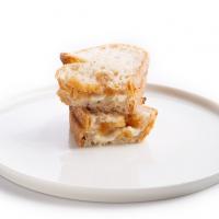 ساندویچ سیب و نارگیل