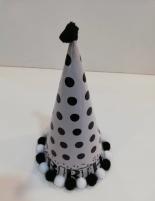 کلاه مشکی سفید