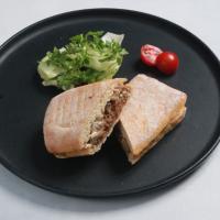 چاباتا رست بیف با سس آلفردو