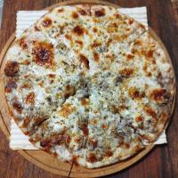 پیتزا کاپری (ژامبون مرغ و قارچ)