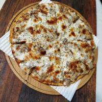 پیتزا دوشف (گوشت و قارچ)