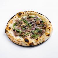 پیتزا سیر و استیک ناپولیتن