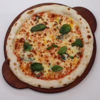 پیتزا کواترو فورماجی ایتالیایی