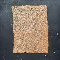 نان خشک تخمهای