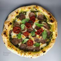 پیتزا پستو استیک ناپولیتن - کافه رستوران پیتزا فروشی