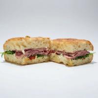 فوکاچیو ویژه ژامبون گوشت