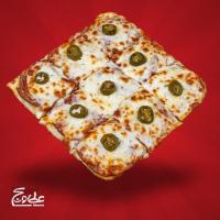 پیتزا پپرونی پنجره ای بزرگ