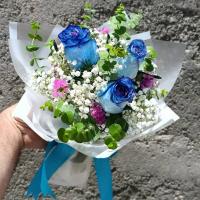 دسته گل رز آبی