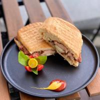 ساندويچ مرغ گريل شده