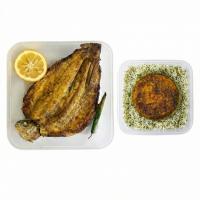 سبزی پلو با ماهی قزل آلا سرخ شده