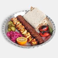 خوراک میکس کباب کوبیده و جوجه حلزونی