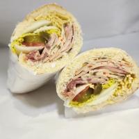ساندویچ ژامبون مخلوط گوشت و مرغ سرد
