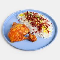 زرشک پلو با ران مرغ سرخ شده