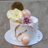 کیک تولد وانیلی (سفید)