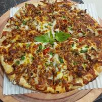 پیتزا گوشت و قارچ آمریکایی