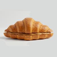 ساندویچ کروسان با کرم بیسکف