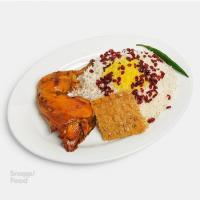 زرشک پلو با ران مرغ سرخ شده