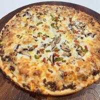 پیتزا گوشت و قارچ آمریکایی