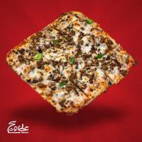 پیتزا گوشت و قارچ پنجره ای بزرگ