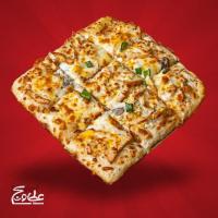 پیتزا چیکن آلفردو پنجره ای بزرگ