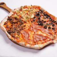 پیتزا کواترو ستاجیونی ایتالیایی