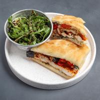 ساندویچ مرغ مدیترانه ای