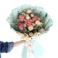 دسته گل رز هرموسا و رز مینیاتوری