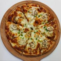 پیتزا گوشت و مرغ آمریکایی