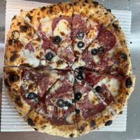 پیتزا بیکن ایتالیایی ناپولیتن