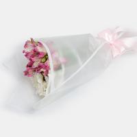 دسته گل داوودی سفید با الستر صورتی