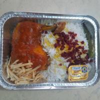 زرشک پلو با ران مرغ سرخ شده