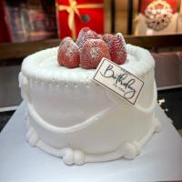 کیک تولد وانیلی