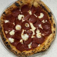 پیتزا پپرونی ناپولیتن - کافه رستوران اوژن