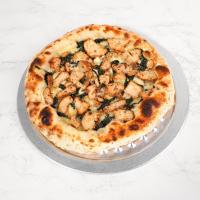 پیتزا مرغ دودی و اسفناج