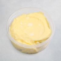 بستنی سنتی پسته ای و خامه ای 