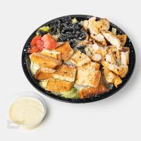 سالاد سزار مرغ گریل شده