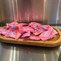 آبنبات خامه توت فرنگی 