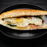 ساندویچ کالباس نیمرو