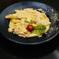 پاستا چیکن آلفردو