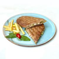 پنینی مرغ و پستو