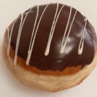 پیراشکی توت فرنگی روکش شکلات