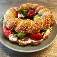 سیمیت پنیر خیار گوجه