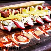 ساندویچ هات داگ هاست