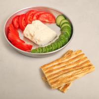 پنیر خیار گوجه